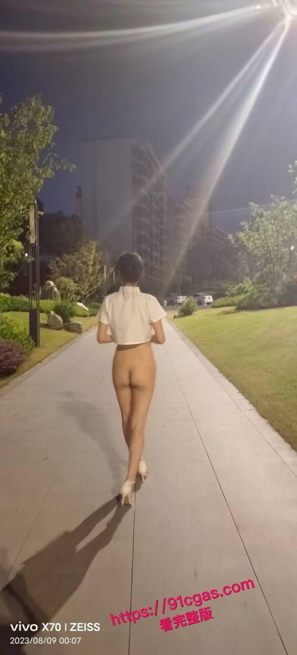 温婉人妻化身“小鸟医人”，浙江街头掀起狂野风暴！