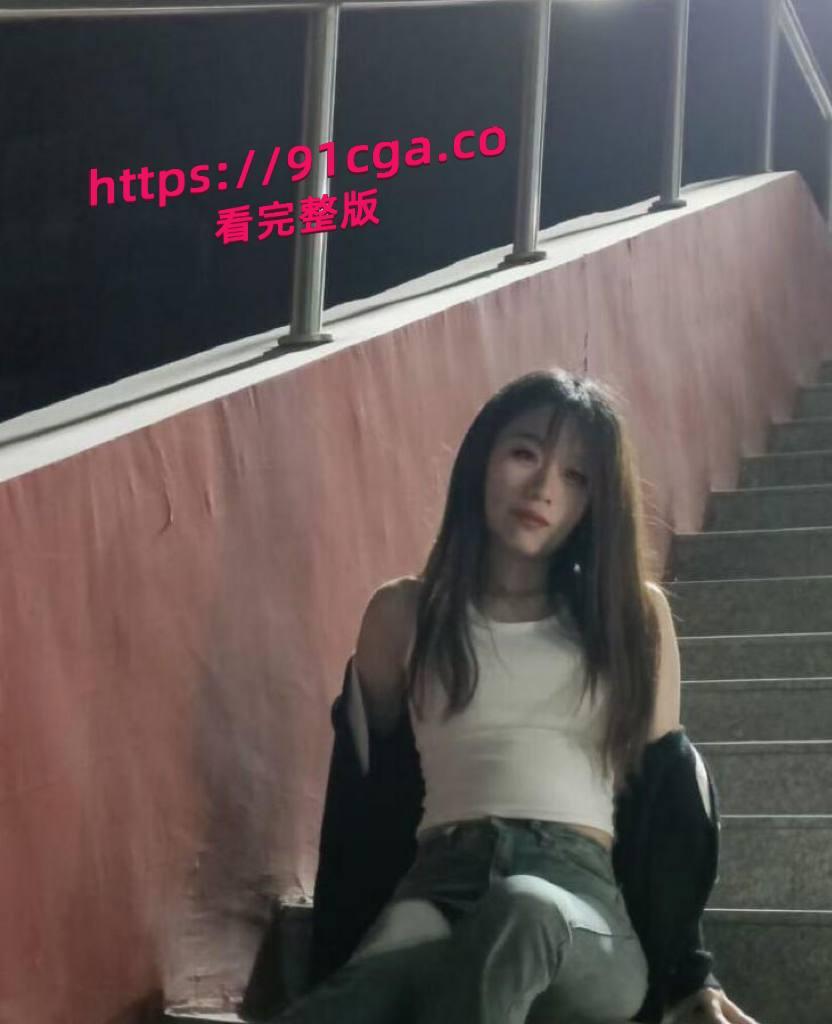 极品幼师于漫 最近是彻底出名了！一堆淫片私拍和裸照被接连爆出，尺度大到炸啊！