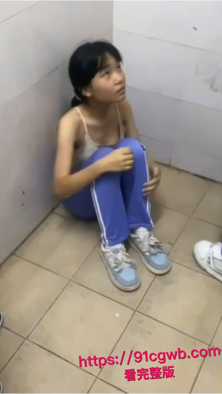 广东汕头龙湖区中学校园霸凌惊魂！一群精神小妹暴打内向乖乖女-7