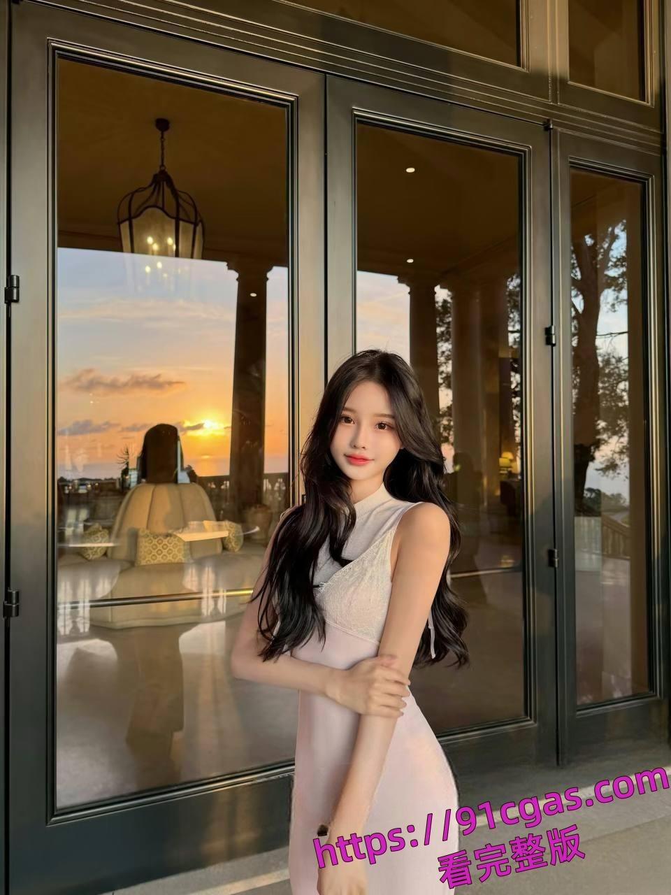 美国LA95后UCR女网红竟是ww上岸！靠着男友的钱在US读书却送逼大哥