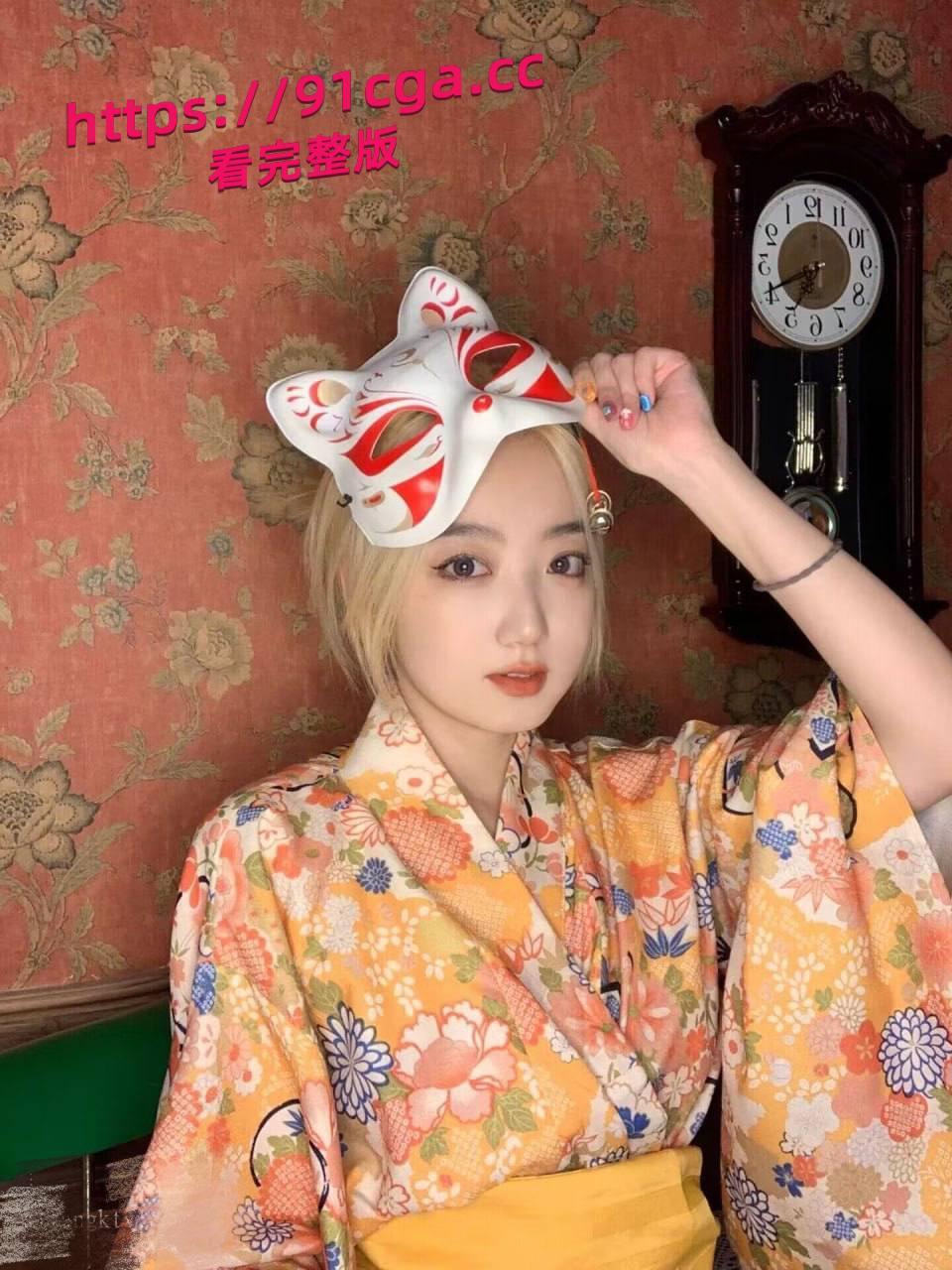 黄发漂亮反差婊肖利琴背着男朋友出去约炮被录制视频威胁，