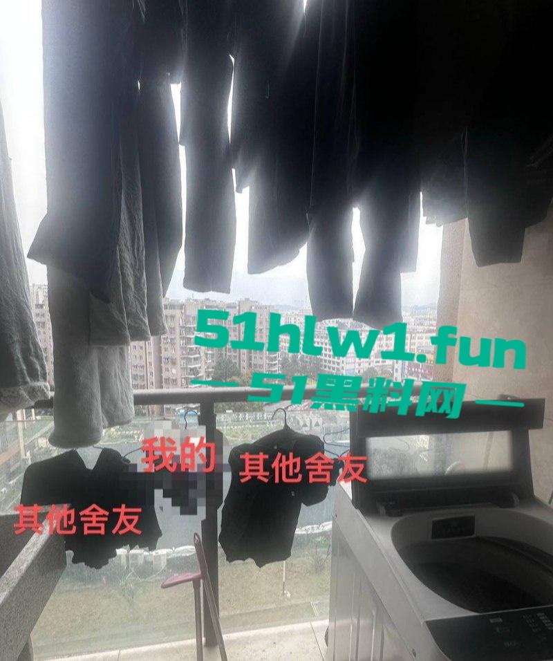 常州精神小妹【费雨心】爆炸性丑闻，一个月换6个男人，射精一床让闺蜜睡，内裤随手扔枕头简直离谱！-11