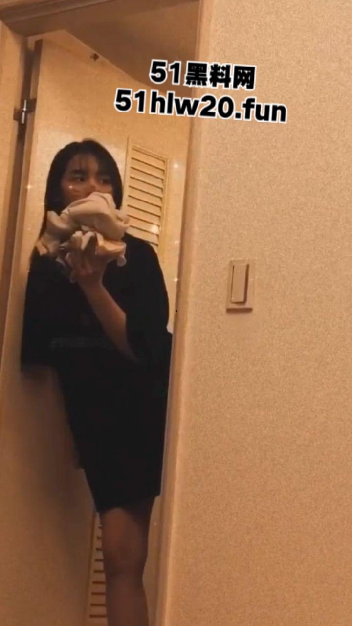 台湾极品幼师【赵舒妤】和富二代偷情视频外流，颜值甜美的极品嫩妹身材凹凸有致翘臀肥美。