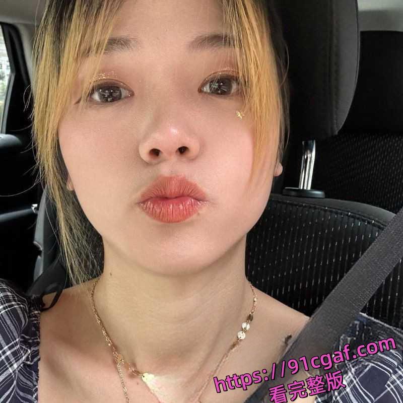 骚货偷情出轨成性被发现后继续出轨 男友一怒之下曝光她下跪道歉和性爱视频！