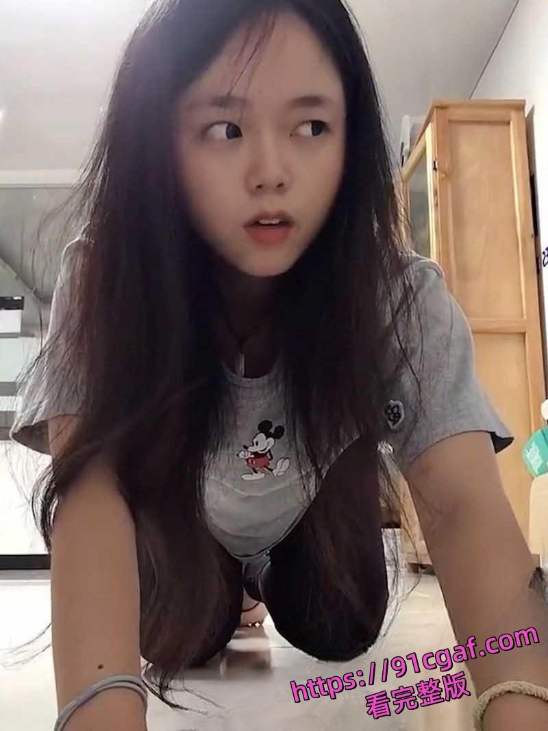 骚货偷情出轨成性被发现后继续出轨 男友一怒之下曝光她下跪道歉和性爱视频！