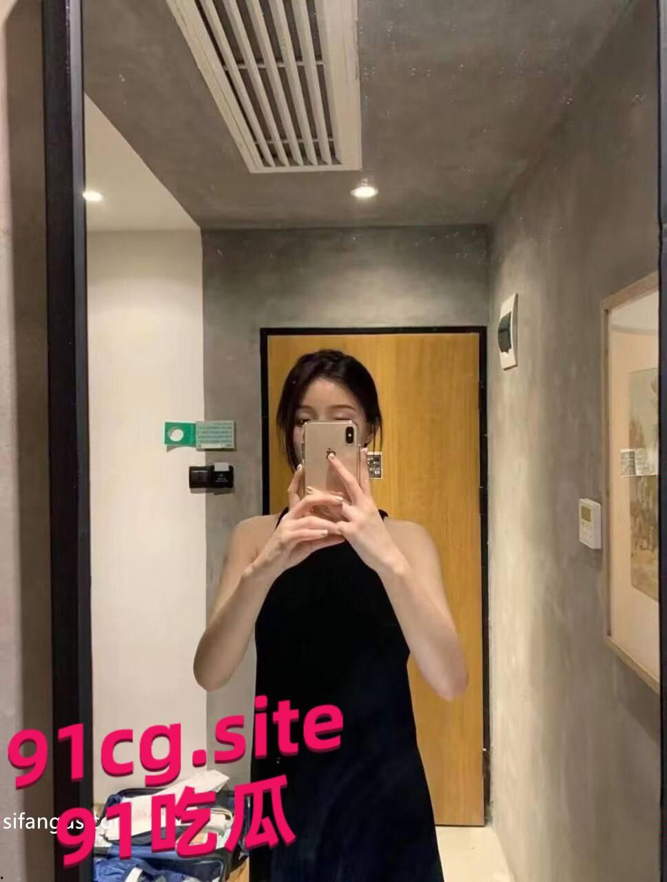 坐标三亚性瘾少女苏扬婕 最骚房产销售，抖音发裸照勾引粉丝被多次无套内射到精液涌出骚穴。