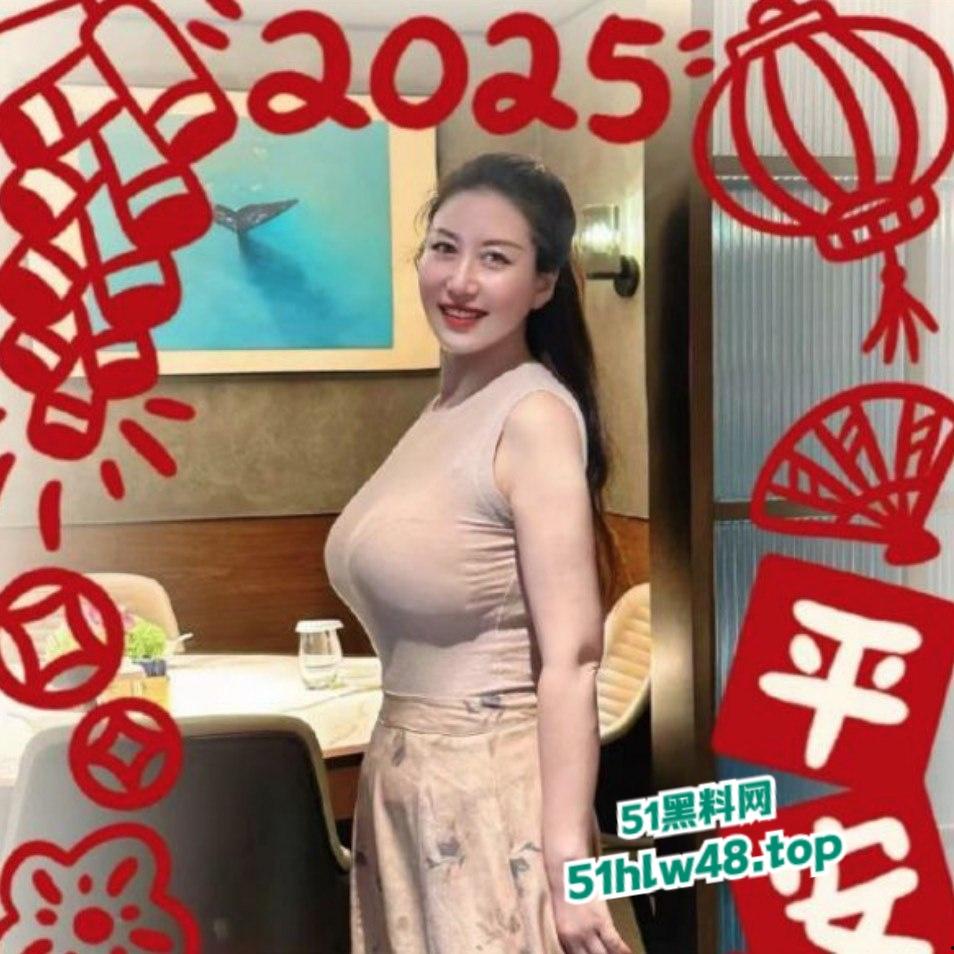 四川传媒学院女老师与同学聊骚误发学生群，声称自己逼痒欠操，紧急撤回前遭学生截图留念。-4