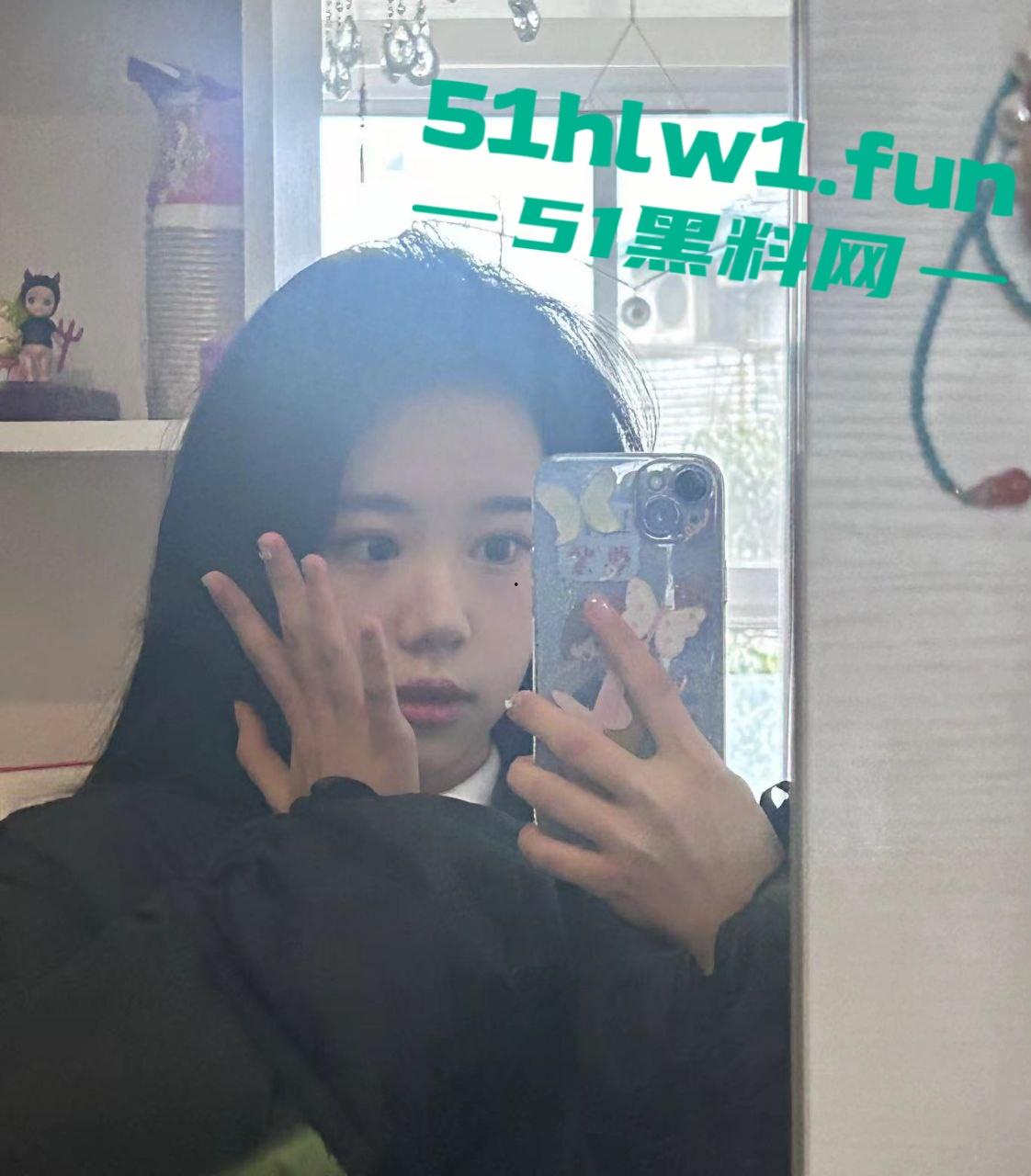 德州极品小骚货李雯，可爱颜值骚幼师，身材高挑性感，私下骚的一批，勾引学生家长，被妻子发现曝光！-5