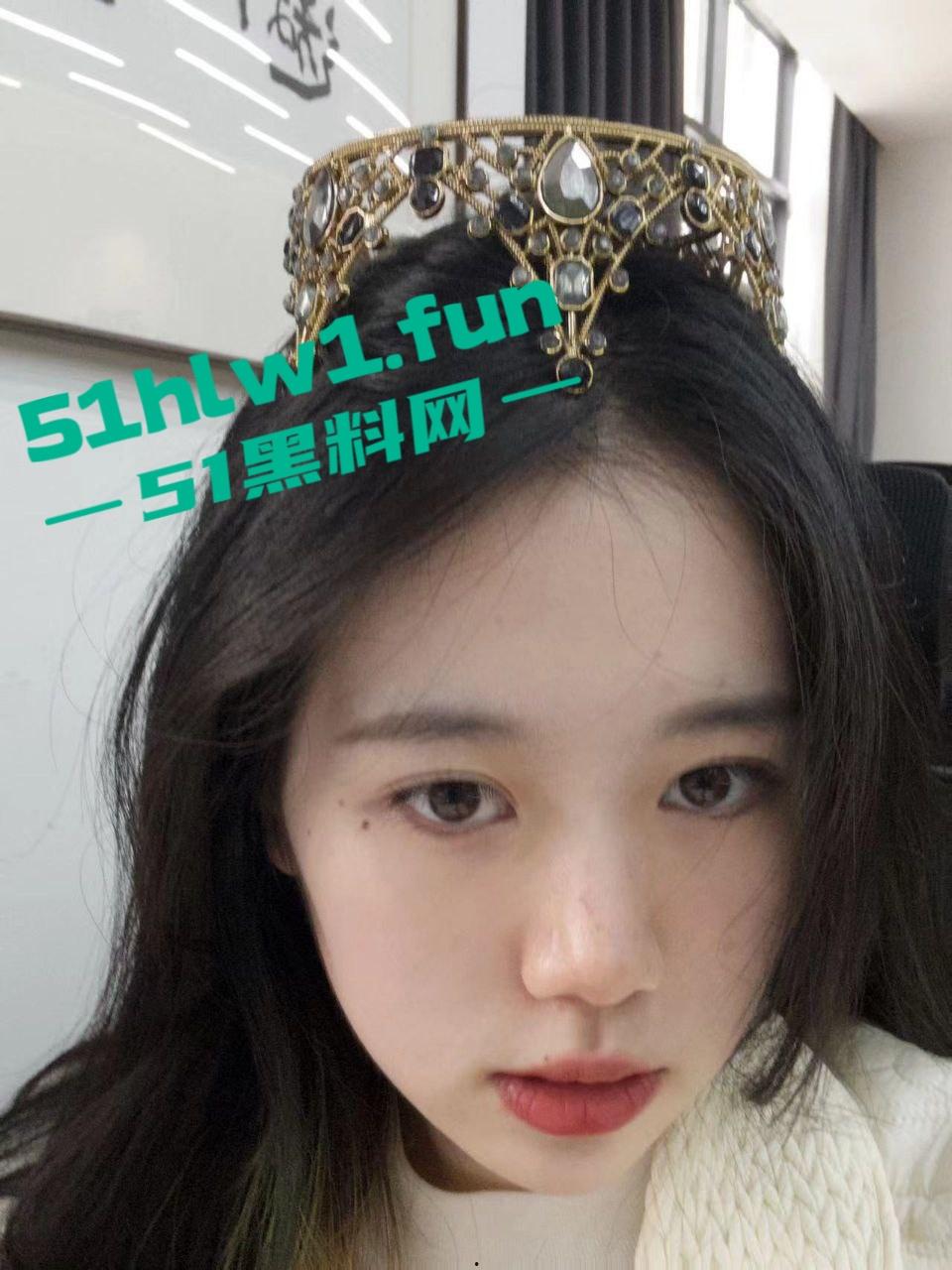 德州极品小骚货李雯，可爱颜值骚幼师，身材高挑性感，私下骚的一批，勾引学生家长，被妻子发现曝光！-12