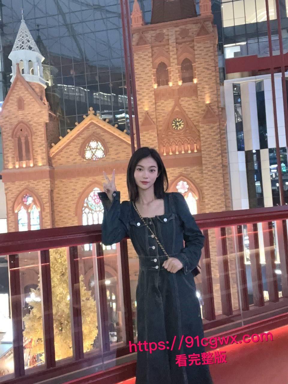 云南高校19岁甜美女大生周闫妮应聘模特惨遭面试官PUA:全裸洗澡镜头曝光流出!-8