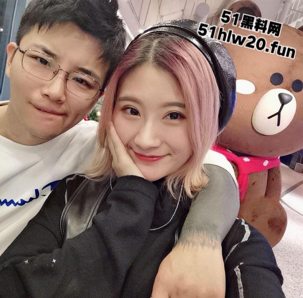 河北经贸大学【林欢】被男友下药，化身母狗疯狂索取榨精，自己主动女上位摇摆。-4