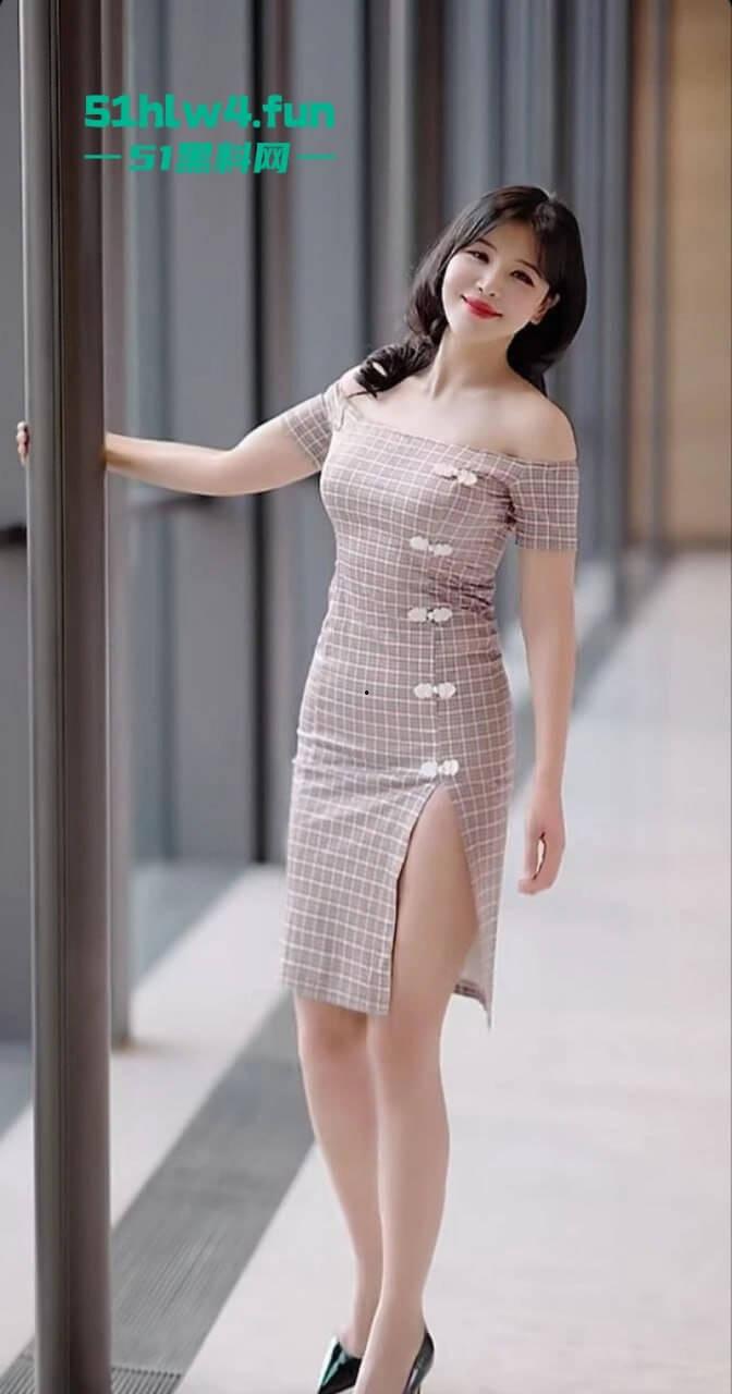 抖音巨乳嫩妹【刘钰儿yuer】顶级私拍泄露，口交深喉化身榨精魔人，露脸性爱高潮不断！