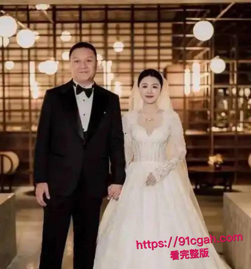 中国有嘻哈总导演 车澈 与李嘉格离异后与 乃万 曝出黑料 当街小便搂搂抱抱 酒店开房视频曝光!-7