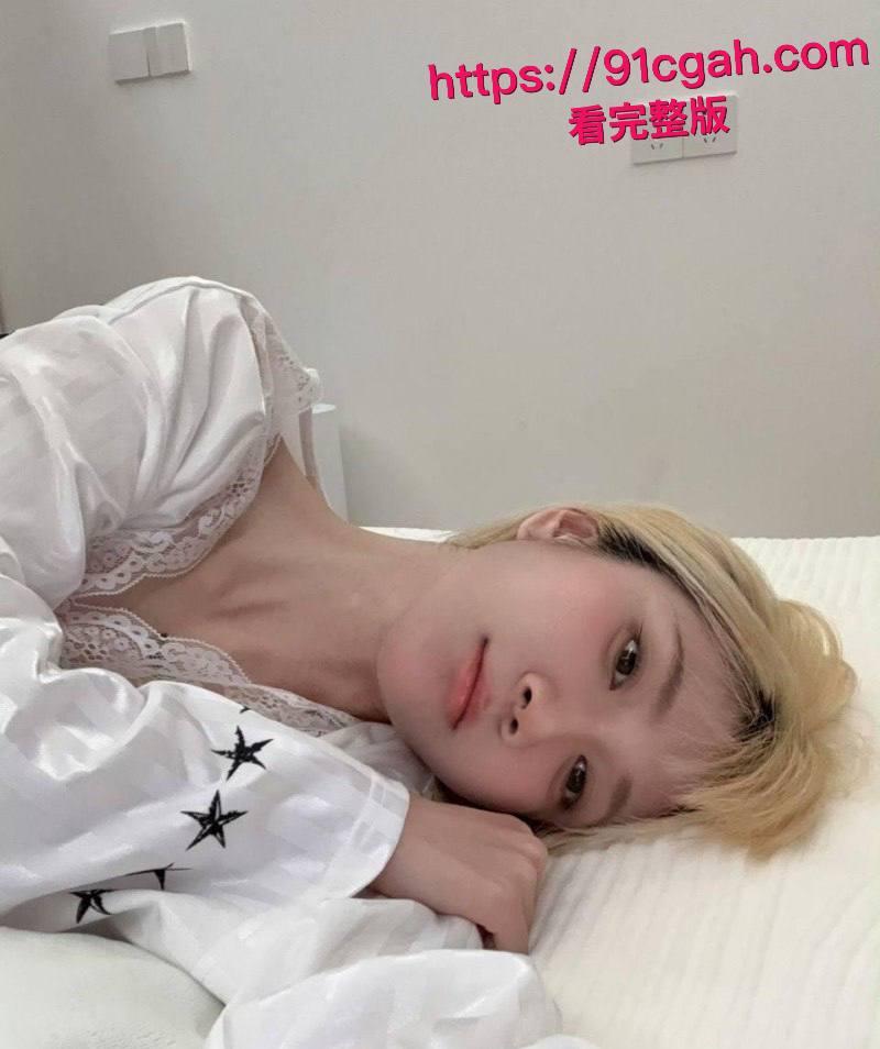 中国有嘻哈总导演 车澈 与李嘉格离异后与 乃万 曝出黑料 当街小便搂搂抱抱 酒店开房视频曝光!-11