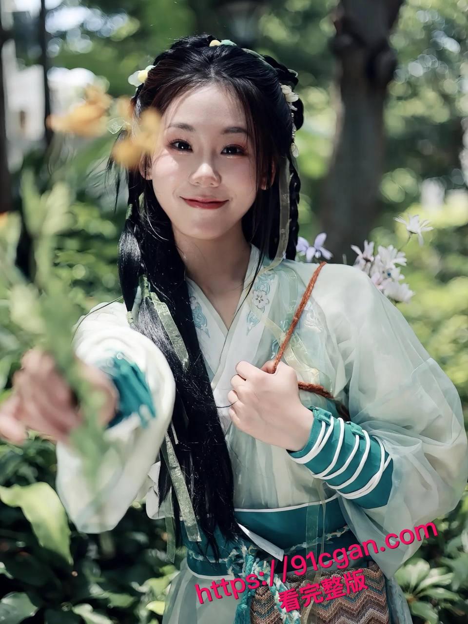 郑恺因小姨子苗艺博使用亲属卡消费8.2万元购买奢侈品包，停用丈母娘亲属卡