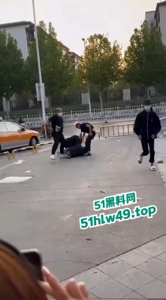 山东泰安万达恶魔团街头斗狠,打死单身小伙,快手流量过万杀人还发视频炫耀。-3