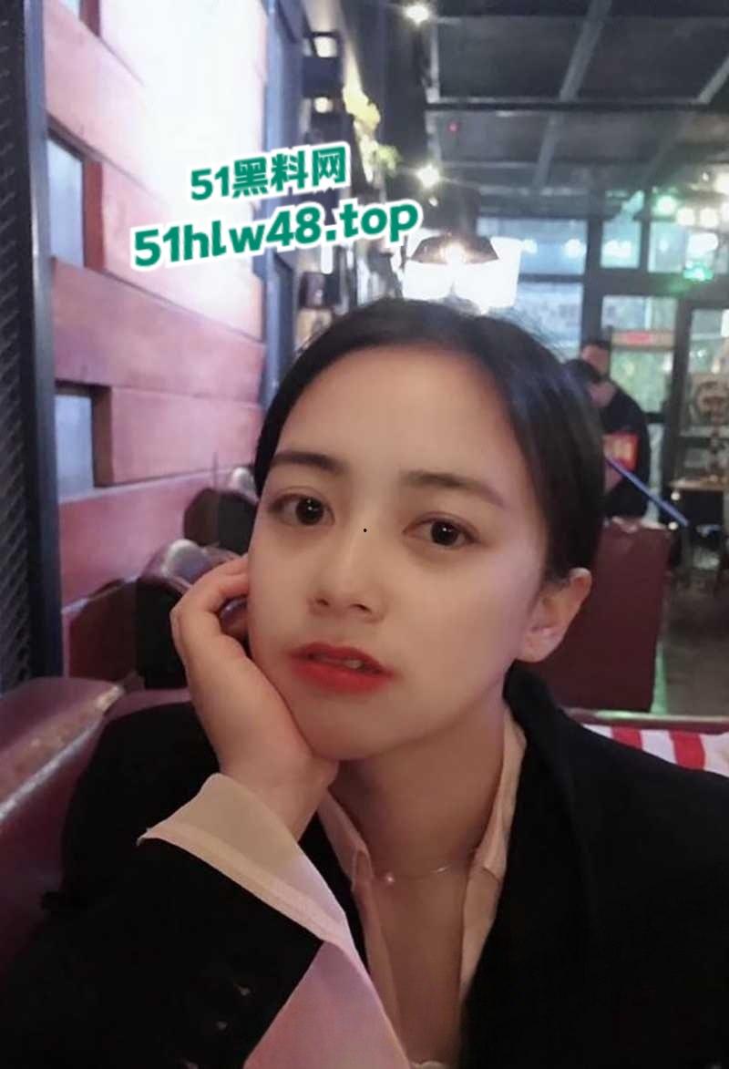 上海对外经贸大学艺术系，绝美系花【刘雨婷】私下却堕落成富豪的玩物，化身火辣性奴视频曝光。