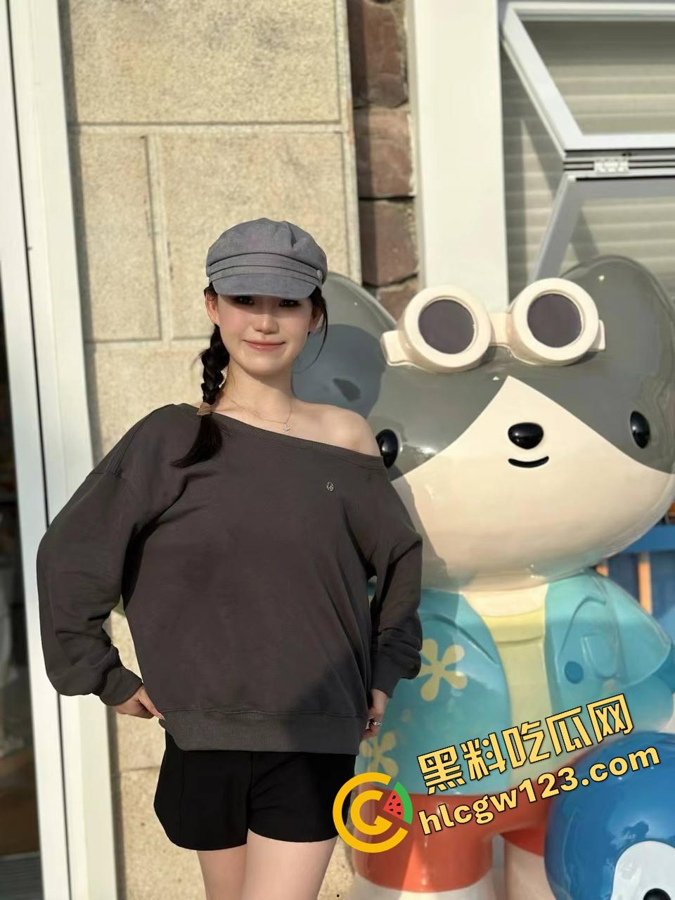 青岛女神【吴雯】表面名媛,私下跪舔金主深喉泪崩,她的喉咙比逼还紧,跪舔的模样比站着还贱!-5