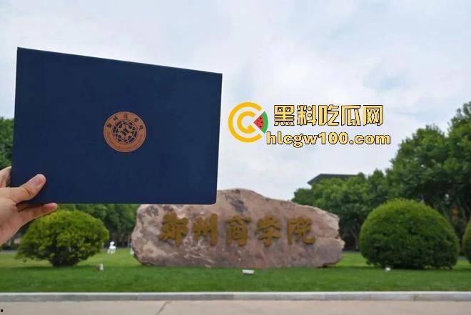 郑州商学院教室不学计算机学日逼,监控直接曝光成年度大瓜,教室性价比吊打大床房,同学你火了知道吗?-4