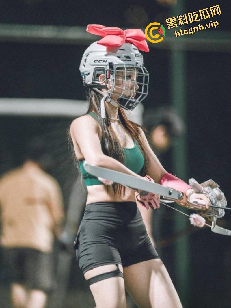 又见新“运动媛”引争议:明为射箭 实钓鱼?-7