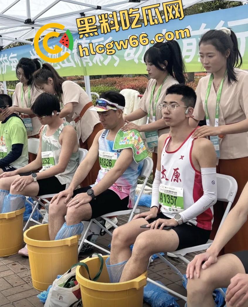 扬州马拉松跑步完直接上足浴,足浴店技师一坐上来一边按一边撩,晚上不得消费走一波!-3