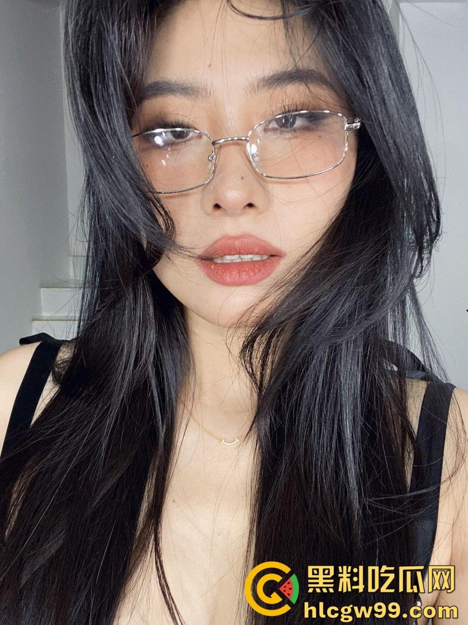 推特骚逼模特【Y小姐】御姐颜值细腰肥臀，套着狗链调教后入猛操蜜桃臀水声潺潺-3