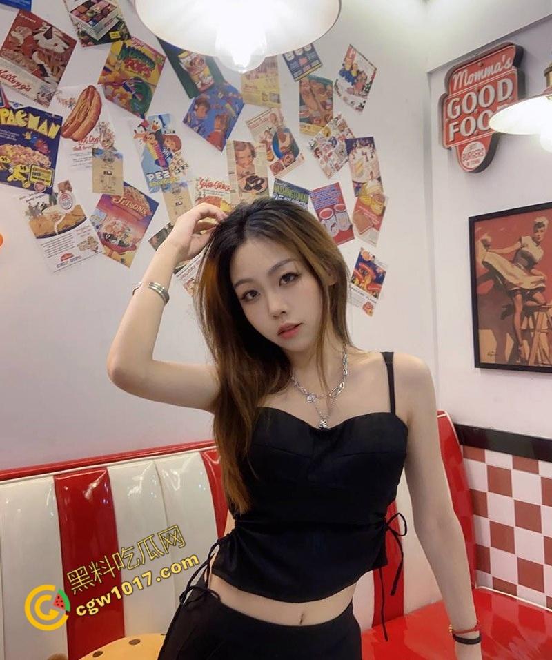 杭州高颜值【张铭铭】与男友分手后网络约炮，36D大奶，蜜桃臀疯摆激情荡漾，杭州新婊王诞生！