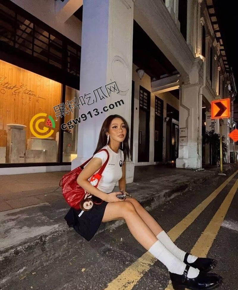 新加坡网红【Abigai】性爱影片外流，性感外表下隐藏的狂野一面让人无法自拔！湿身激战、呻吟不断-3