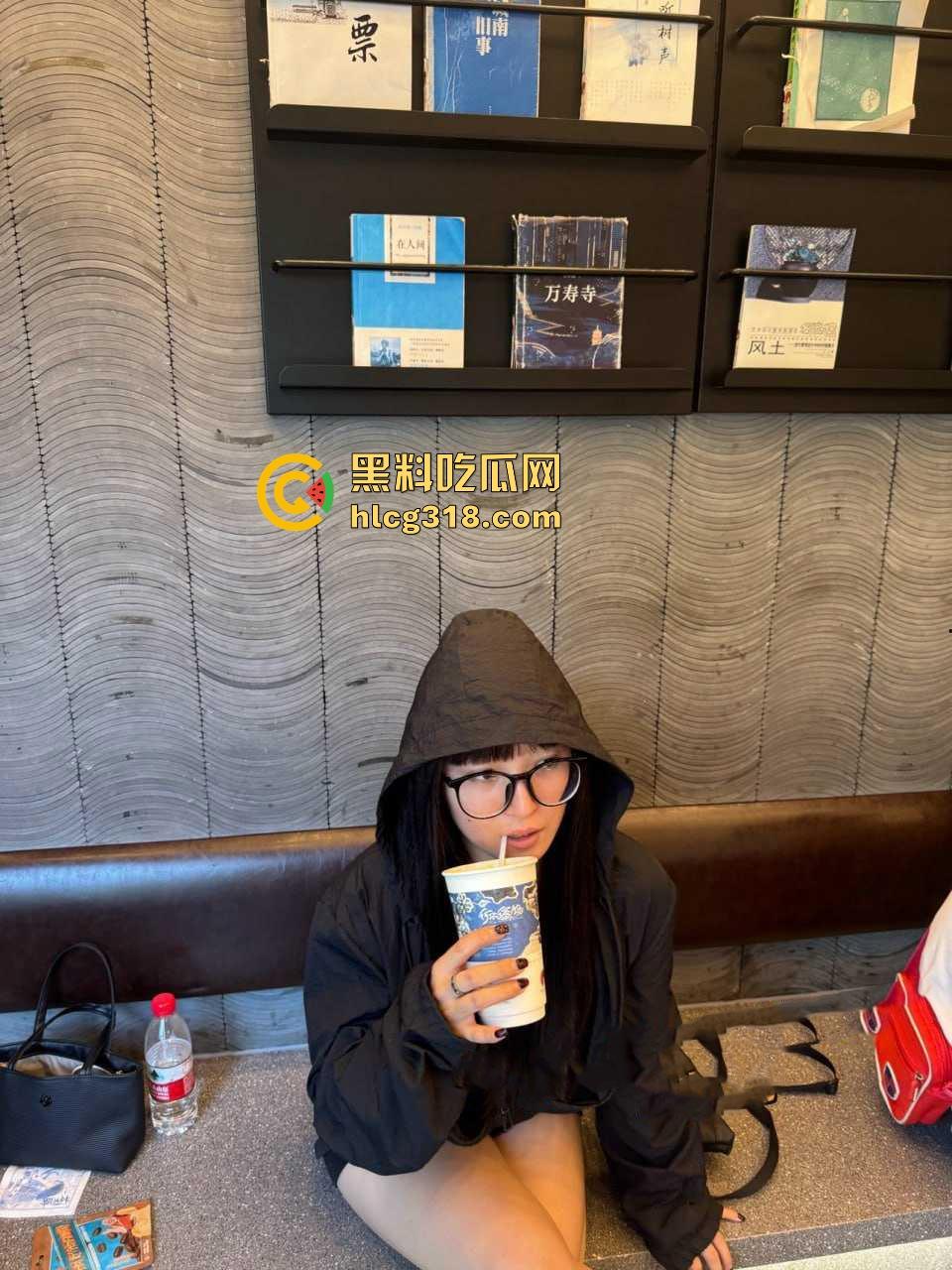 真实投稿!骚逼女友异地出轨成都咖啡店老板,线上聊骚及裸聊各种玩弄,前男友怒爆性爱视频!-9