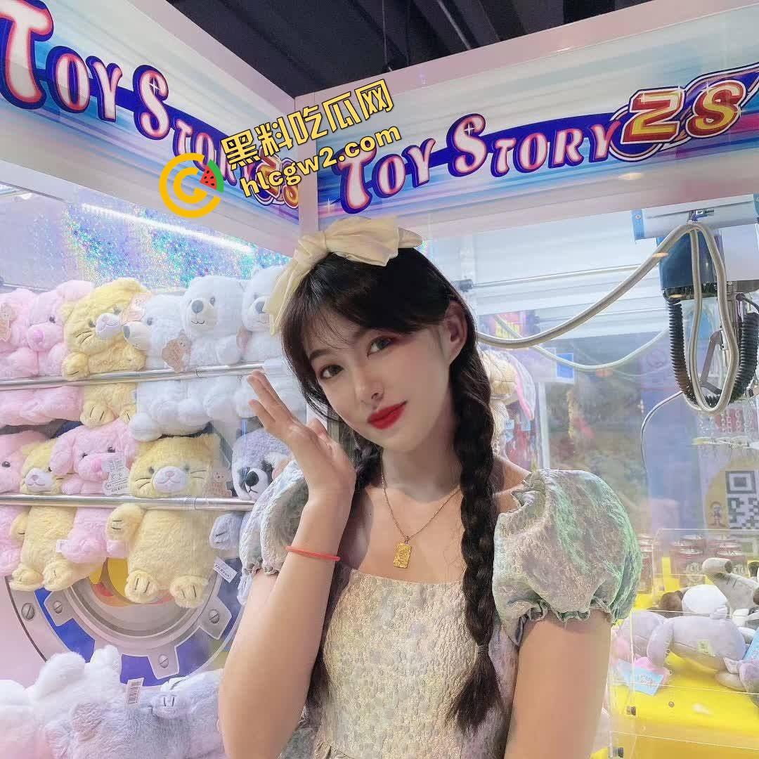 辽宁职业学院毕业骚鸡『王涵语』出租屋裸露骚舞！酒店手撕黑丝坐压坤巴！独家流出！