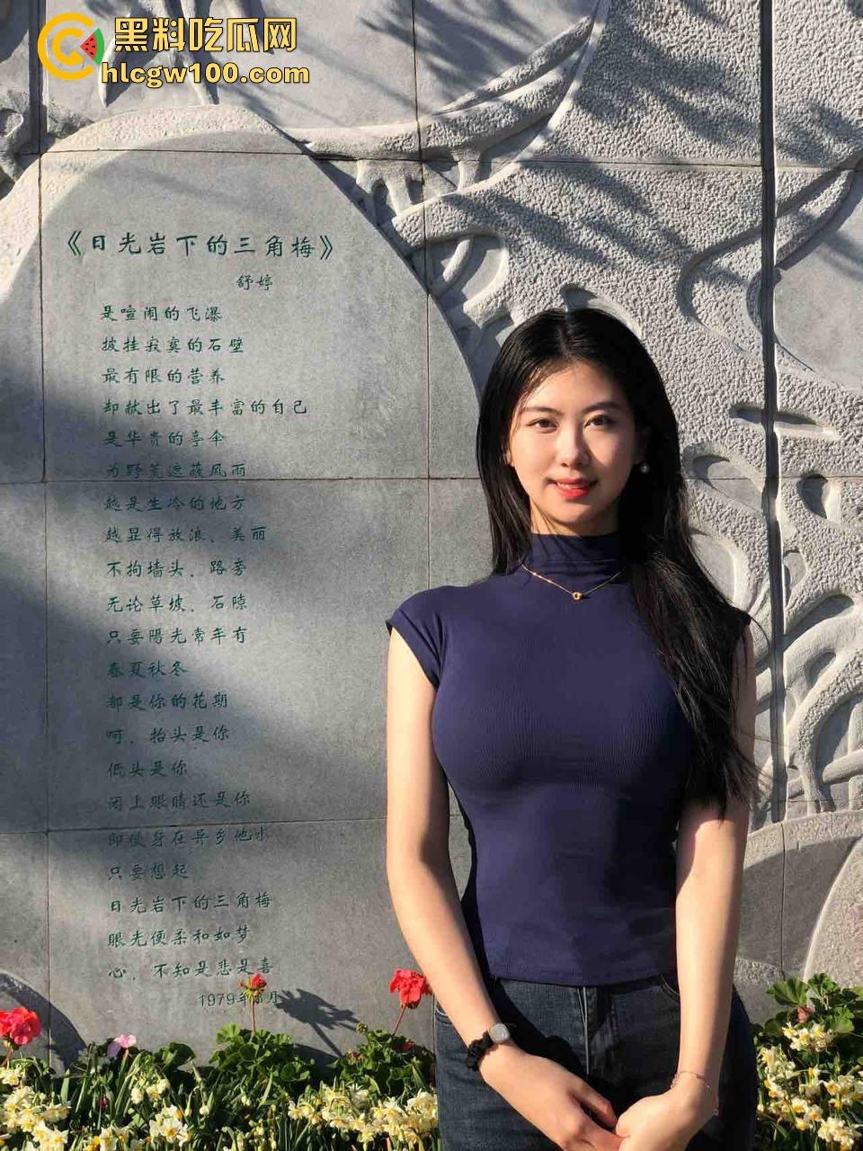 西安极品人妻【吴若曦】绿帽癖老公求单男3P，翘臀人妻百人斩目标，老婆被日老公撸到爽，骚到丧心病狂！-5