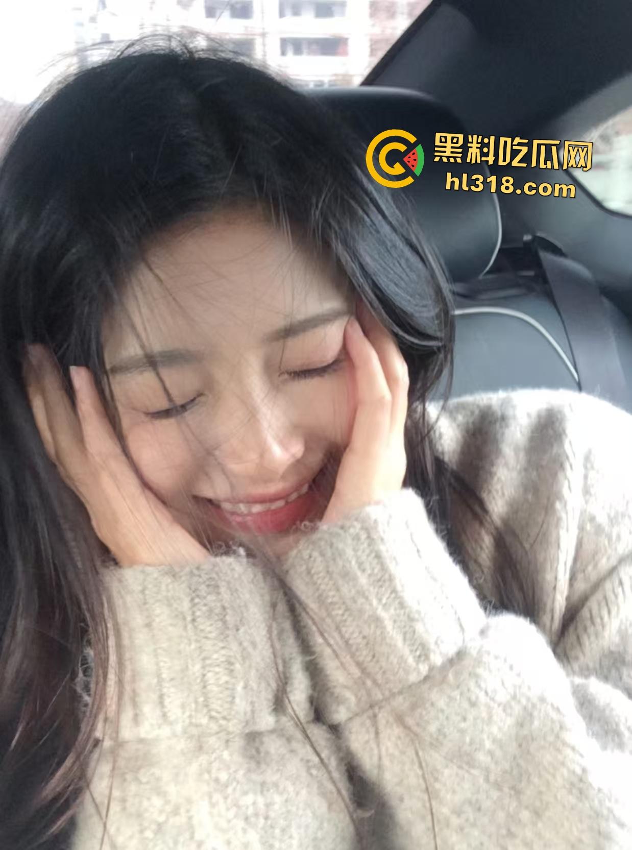 女友当面损男友背后变舔狗!在酒吧却是一个好女孩围着大哥转,胸罩被摘屁股当鼓敲!-1