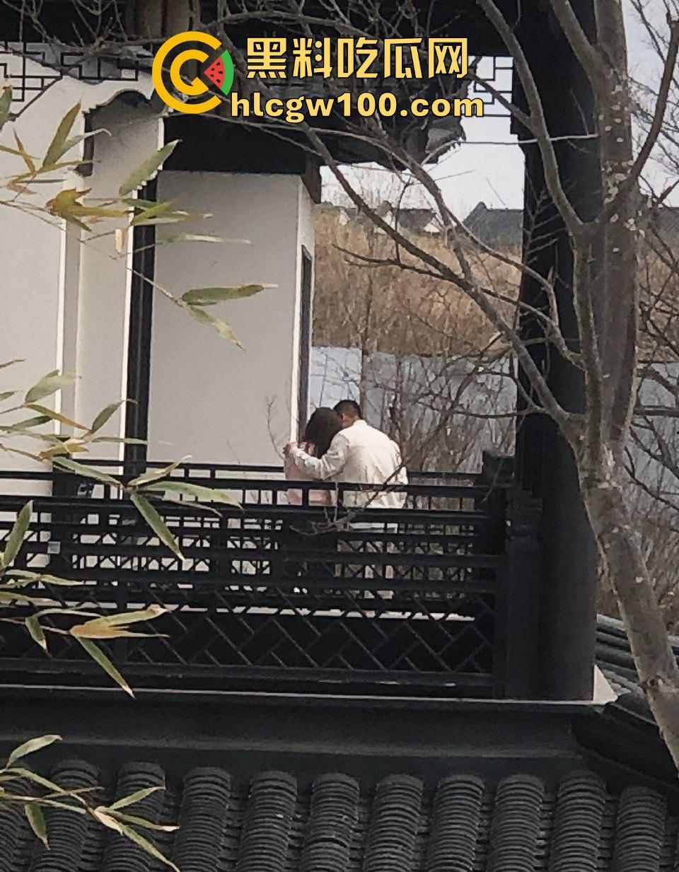 小编推荐!推特绿帽博主【小熊戴绿帽】把自己老婆送给单男爆操,完整聊天截图视频流出,内容属实劲爆。-96