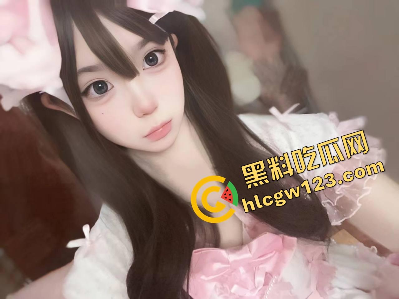 COS清纯学生妹【江伊曼】玩蔡文姬装扮被金主操翻，回家还穿着COS服趴着口交！